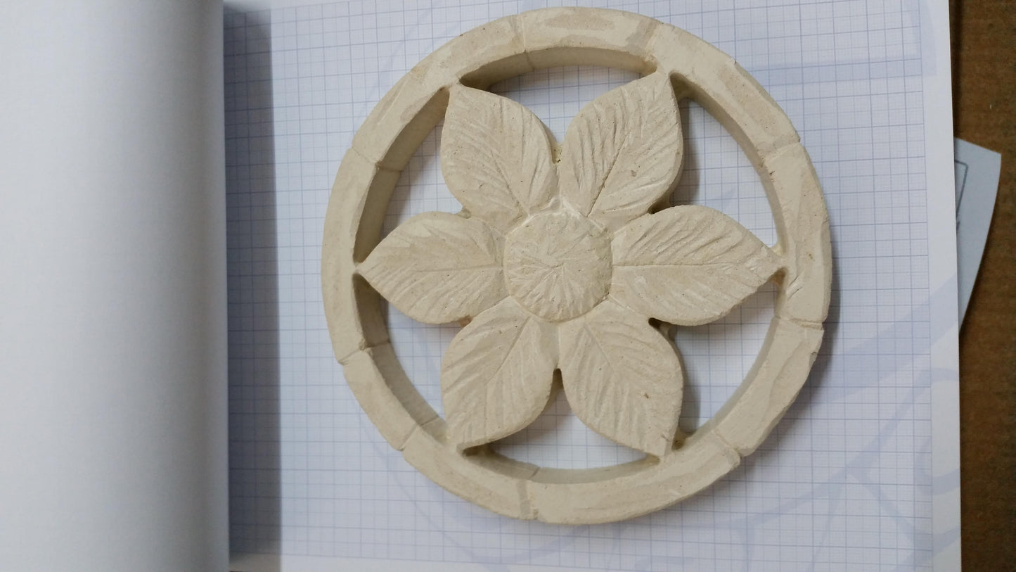 GRIGLIE DI AREAZIONE PIETRA LECCESE Tutti i modelli sono personalizzabili con variazione di prezzo
