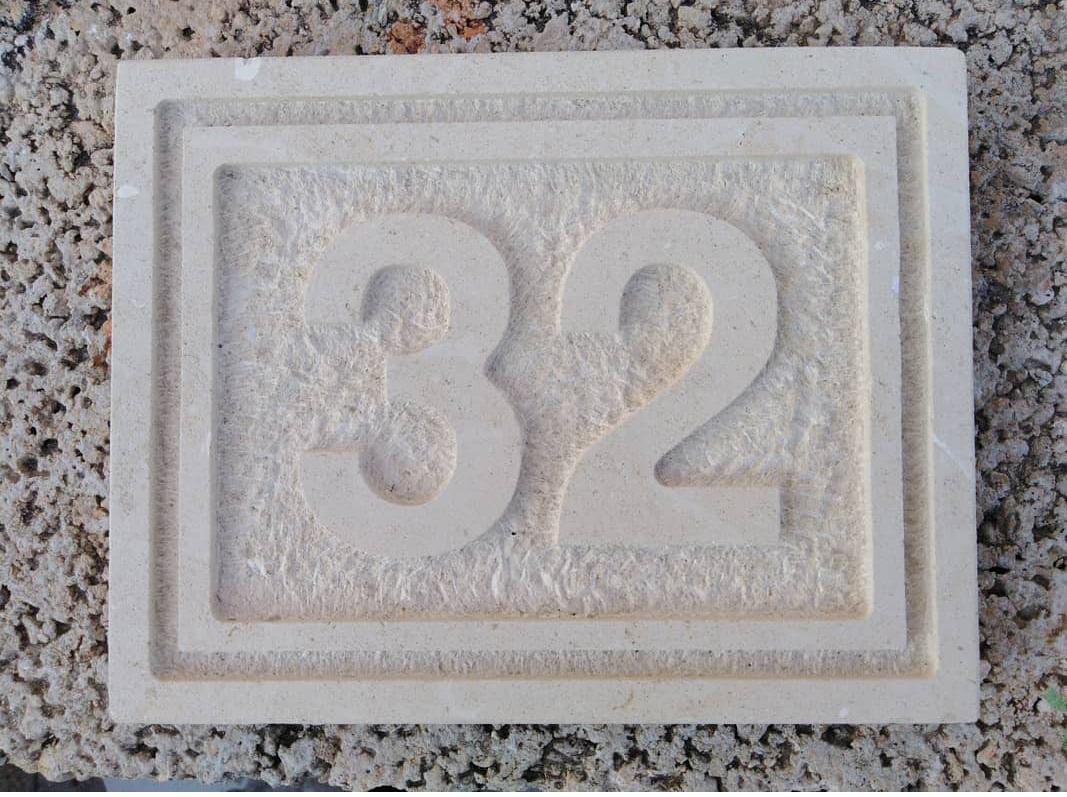 NUMERI CIVICI IN PIETRA LECCESE